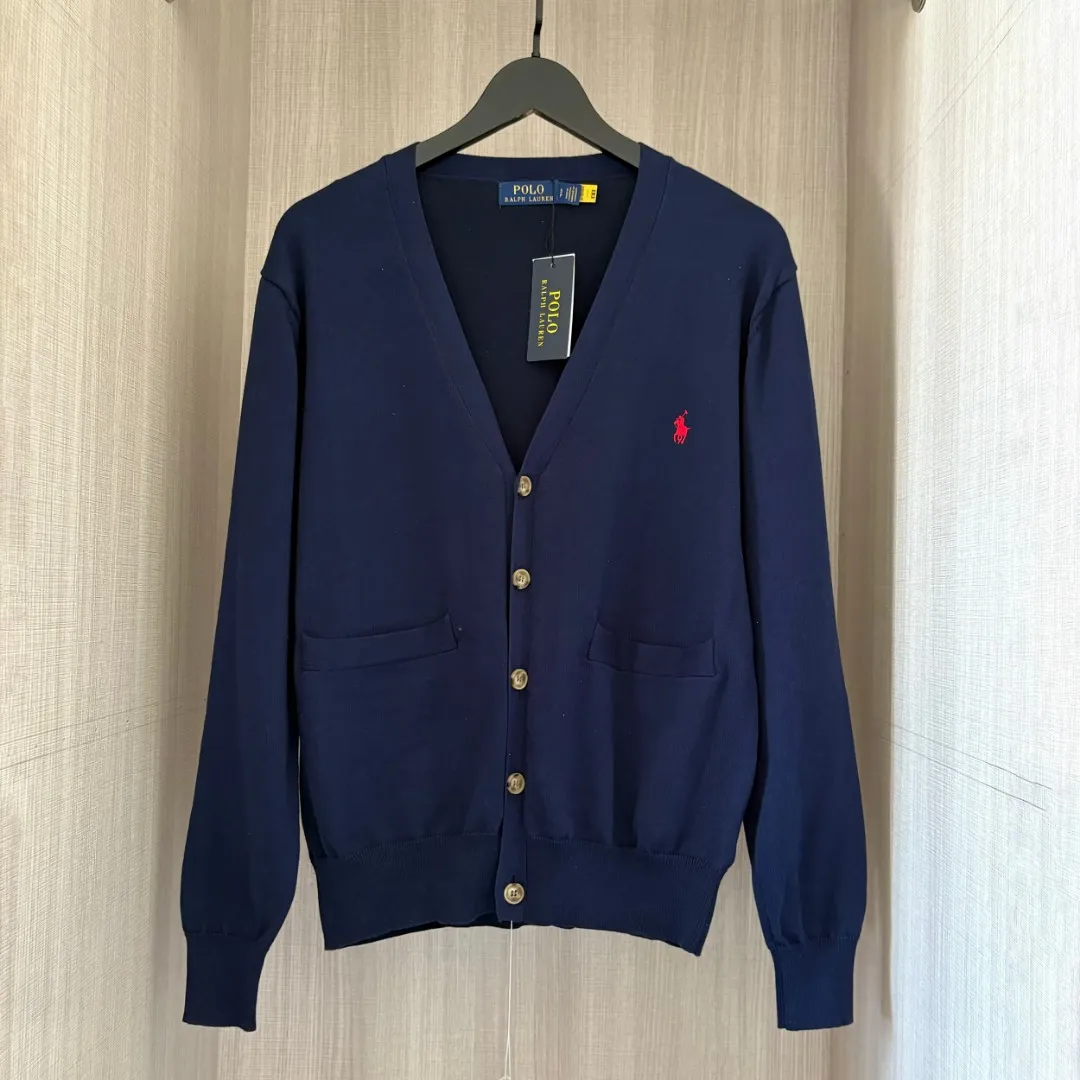 P230 RALPH LAUREN Four colors classic small label embroidered V-neck cardigan long-sleeved buttoned knitted sweater tops for men and women. Four colors. Color: white, black, navy blue, gray. Size: S M L XL. Material: cotton. Weight: 600g.